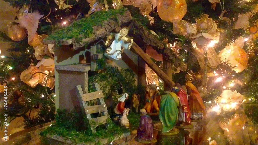 Presepio sotto l'albero di Natale Presepio sotto l'albero di Natale