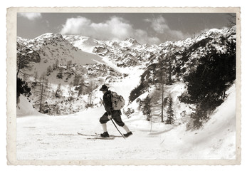 Fotobehang Wintersport Vintage skiër in zwart-wit  © smuki