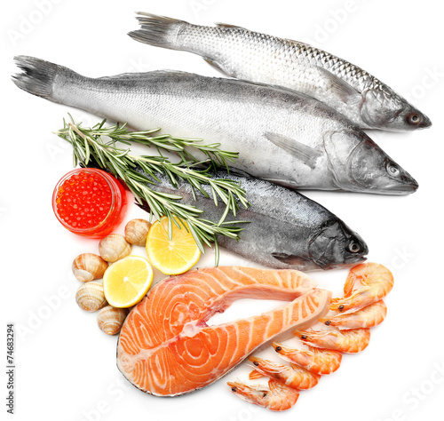 Canvas Print Fresh catch of fish and other seafood isolated on white