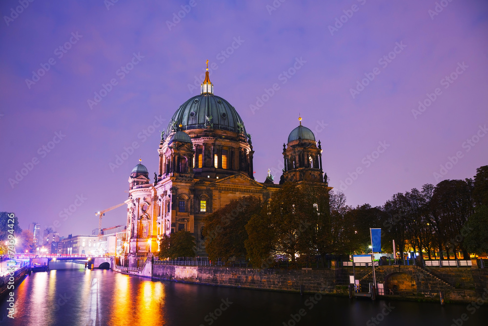 Naklejka premium Berliner Dom overview