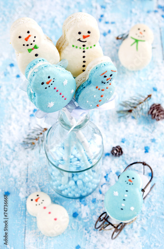 Christmas makarons photo