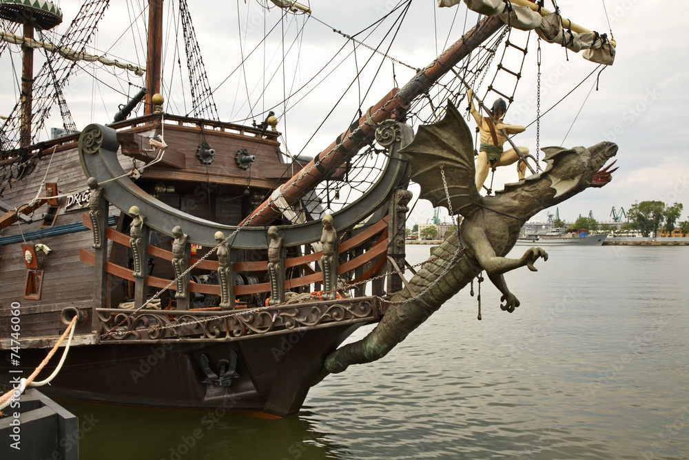 Fototapeta premium Stary statek w Gdyni. Polska