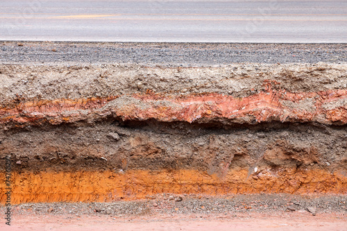 Obraz na płótnie Layer of soil beneath the asphalt road. w salonie
