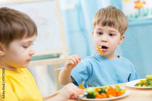 kids eating in kindergarten