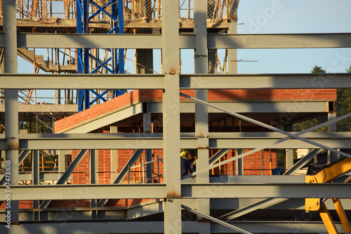 estructura metalica de un edificio de nueva construccion