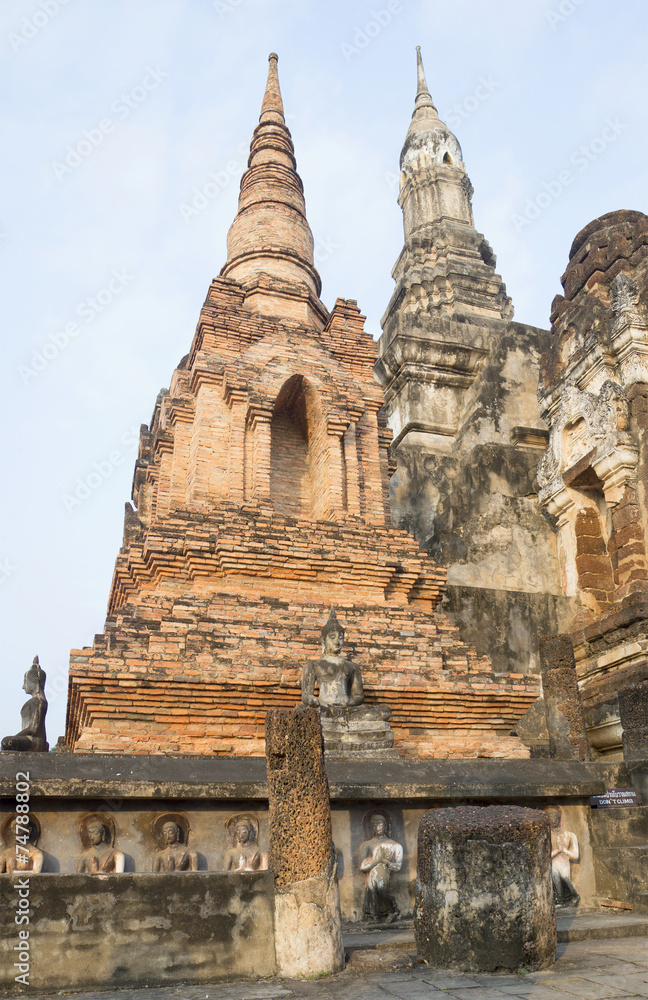 На руинах храма Ват Махатхат. Сукхотай, Таиланд