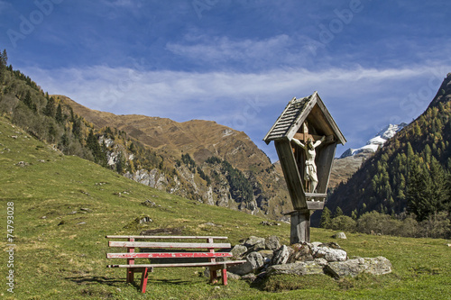 Hölzernes Kruzefix im Valser Tal photo