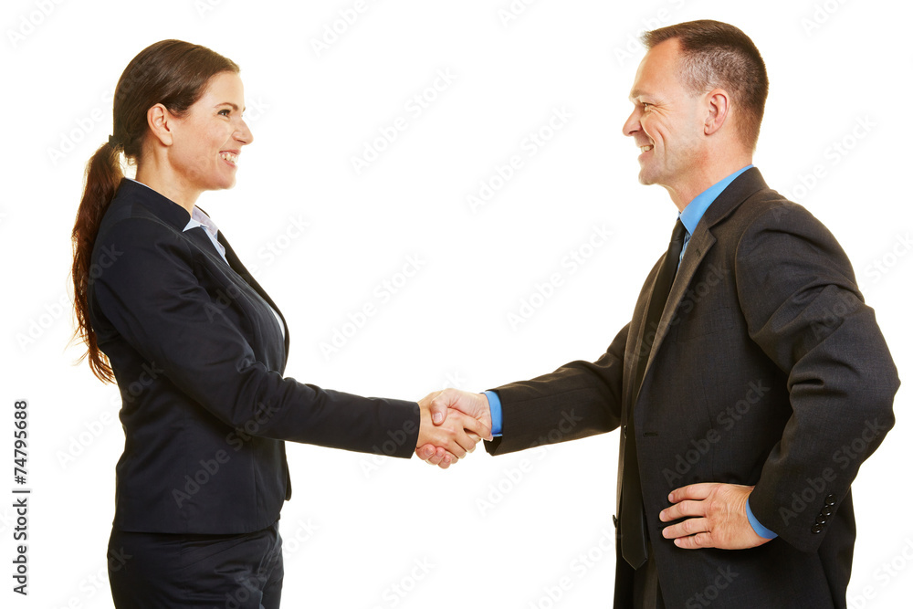 Handschlag zwischen zwei Geschäftsleuten Handschlag zwischen zwei Geschäftsleuten