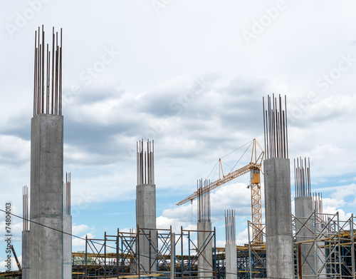 Canvas Print Reinforced concrete piles of the new building