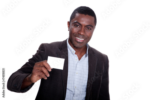 Wallpaper Mural Afroamerikanischer Geschäftsmann zeigt leere Visitenkarte Porträt Torontodigital.ca