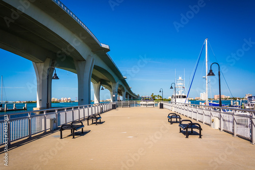 Εκτύπωση καμβά Fishing pier and Clearwater Memorial Causeway, in Clearwater, Fl