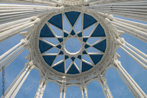 Vaulted ceiling photo