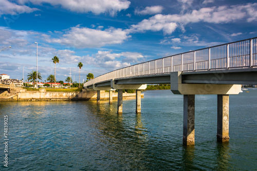 Pedestrian bridge over the Intracoastal Waterway in Clearwater B © jonbilous