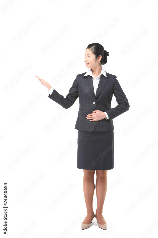서서 제스처를 취하는 아시안 비즈니스 우먼 서서 제스처를 취하는 아시안 비즈니스 우먼