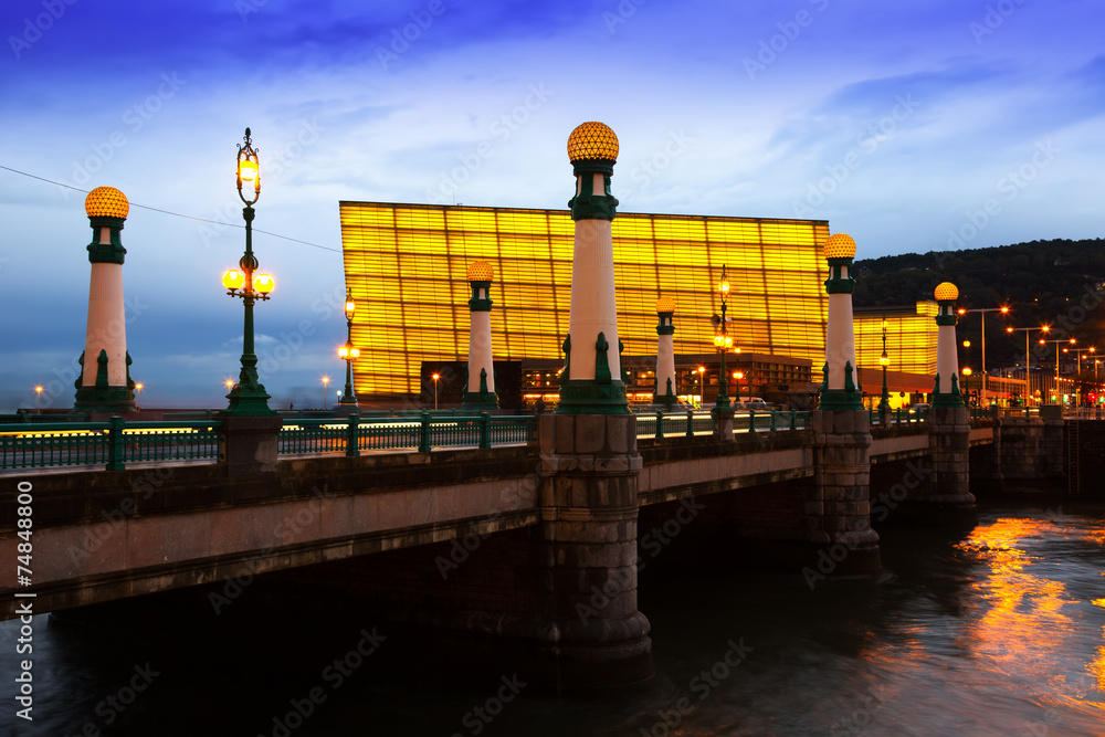 Obraz premium View of Sant Sebastian in evening