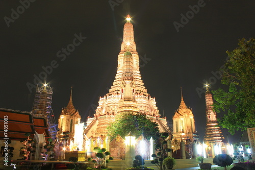 night view of phra prang wat arun