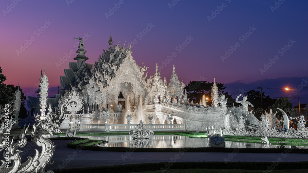 Wat Rong Khung white temple