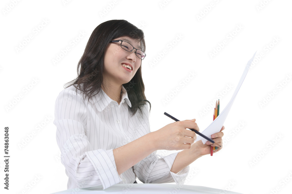 앉아서 제스처 취하는 아시안 비즈니스 여성 앉아서 제스처 취하는 아시안 비즈니스 여성