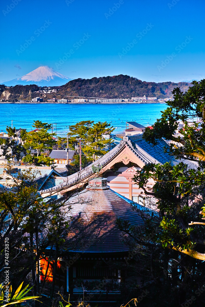 Obraz premium 鎌倉のお寺と富士山