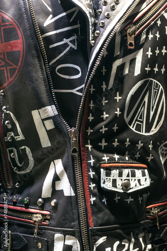 Fashionable Leather Jeacket with Silver Zip