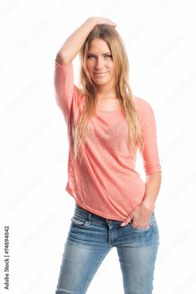 Zufriedene blonde Frau