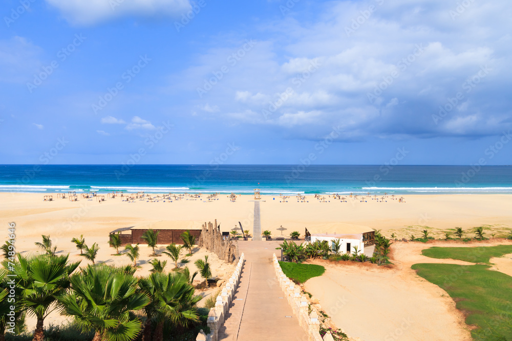 Fototapeta premium Beautiful view on beach and ocean, Boavista, Cape-Verde