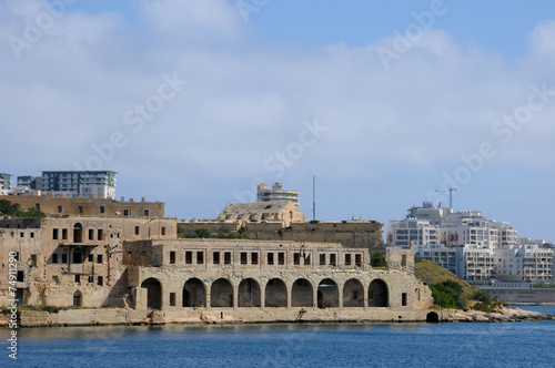 Malta, the picturesque bay of Valetta photo