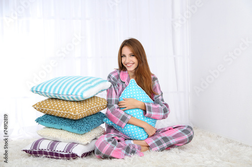 Beautiful young girl with p...