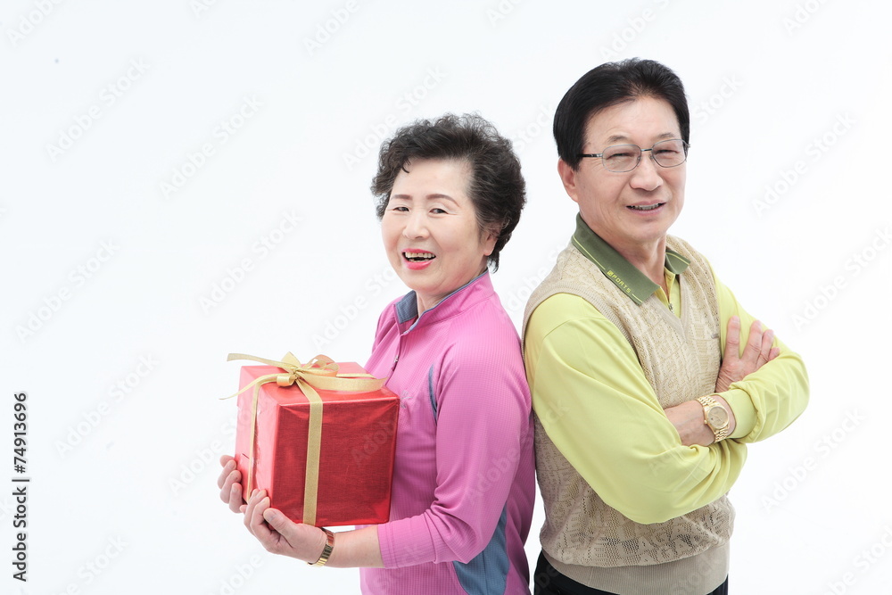 스튜디오 안에서 노부부 스튜디오 안에서 노부부