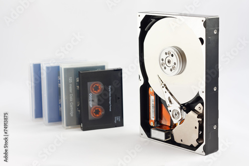 Foto Hard disk and data backup tapes