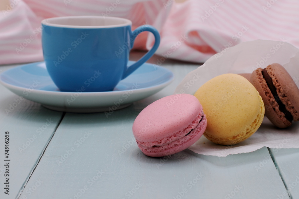 Tracing paper cornet with macarons and blue Espresso Cup Tracing paper cornet with macarons and blue Espresso Cup