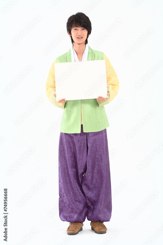 한복 입은 한국 청년 한복 입은 한국 청년