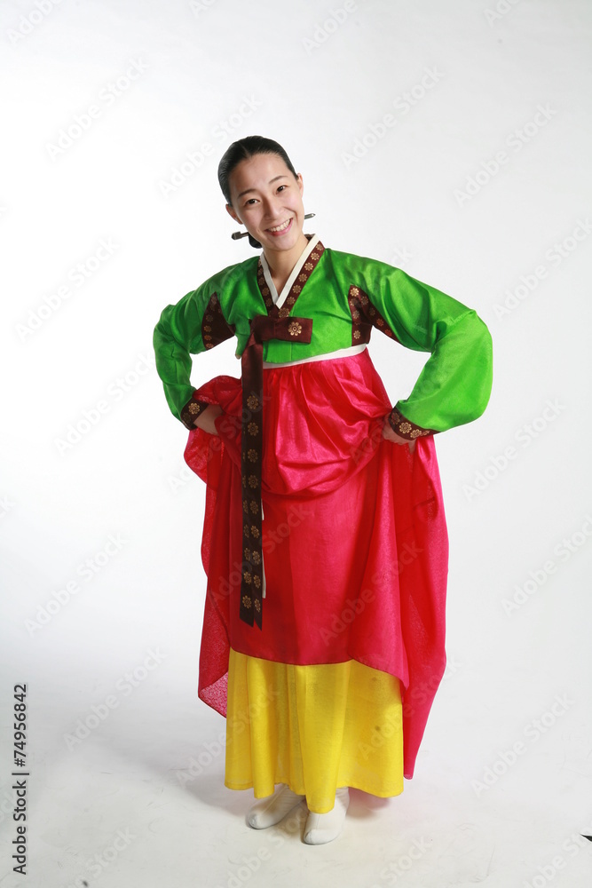한복 입은 한국 여성 한복 입은 한국 여성