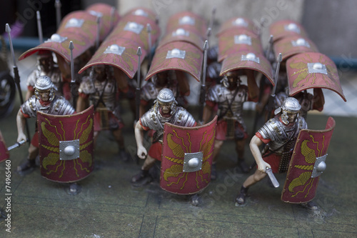 Fotografi Miniature of roman empire' soldiers in turtle formation