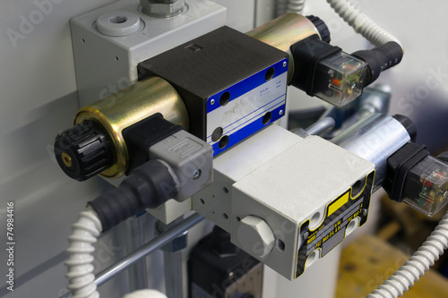 Photos solenoid valve