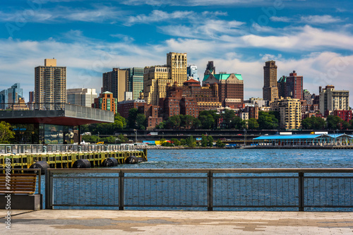 Canvas Print View of Brooklyn from the East River Greenway in Manhattan, New
