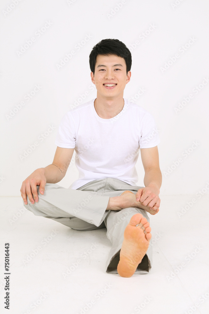 요가의 하고 있는 남성 요가의 하고 있는 남성
