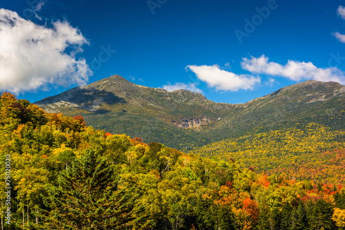 Autumn color and view of the Presidential Range in White Mountai
