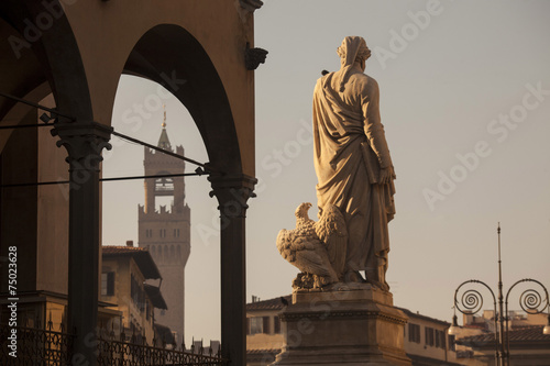 Italia,Toscana,Firenze,Statua di Dante e Torre di Arnolfo photo
