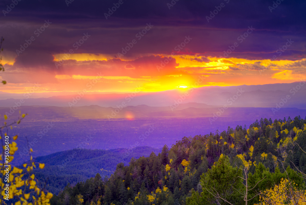 Obraz premium Zachód słońca w Santa Fe Ski Basin