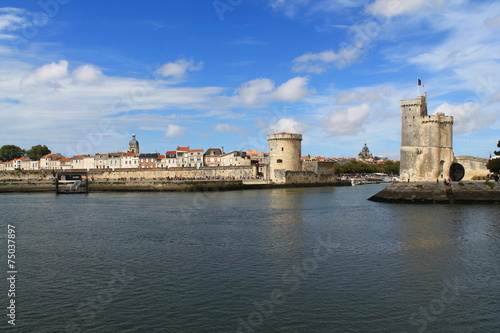 Entrée du vieux port de La Rochelle, France