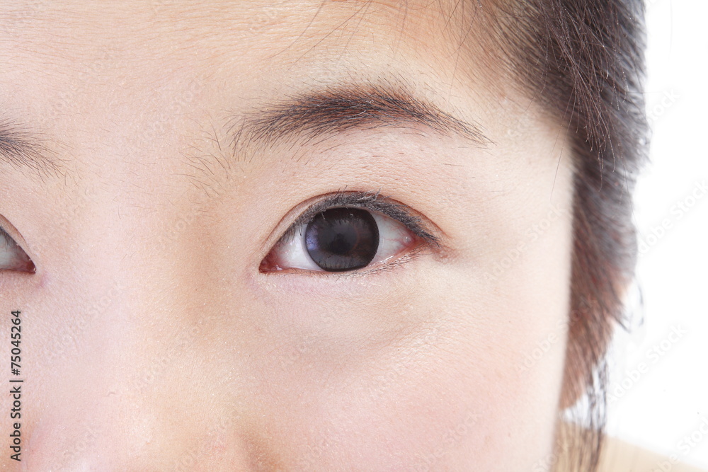 Fototapeta premium 화장하는 여성 얼굴 클로즈업