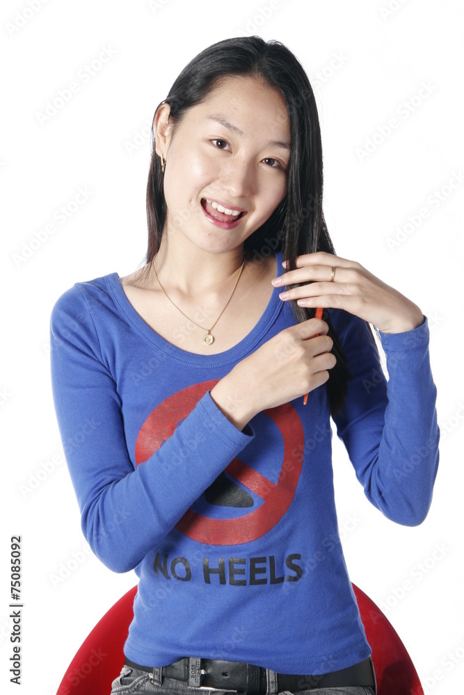 스튜디오 안의 아시아 여성