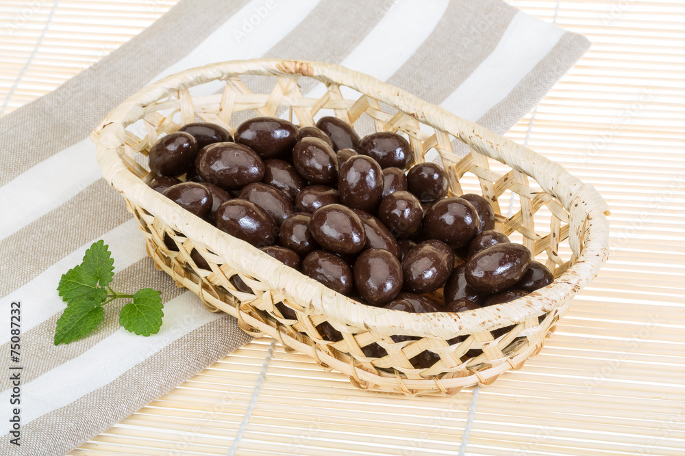 Almond in chocolate Almond in chocolate
