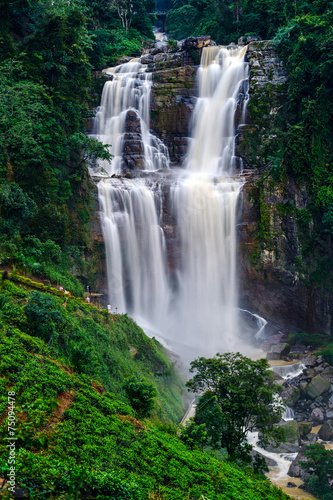 waterfall Ramboda © kyslynskyy