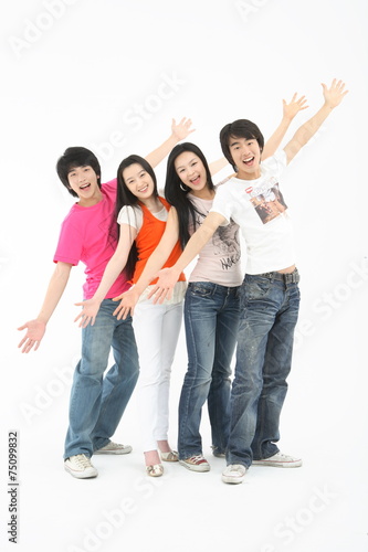 Tableau sur toile 스튜디오 안의 젊은 대학생들