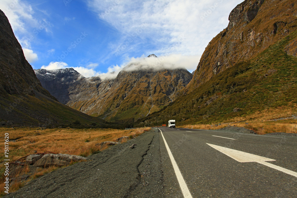 Fototapeta premium Milford Sound Highway New Zealand