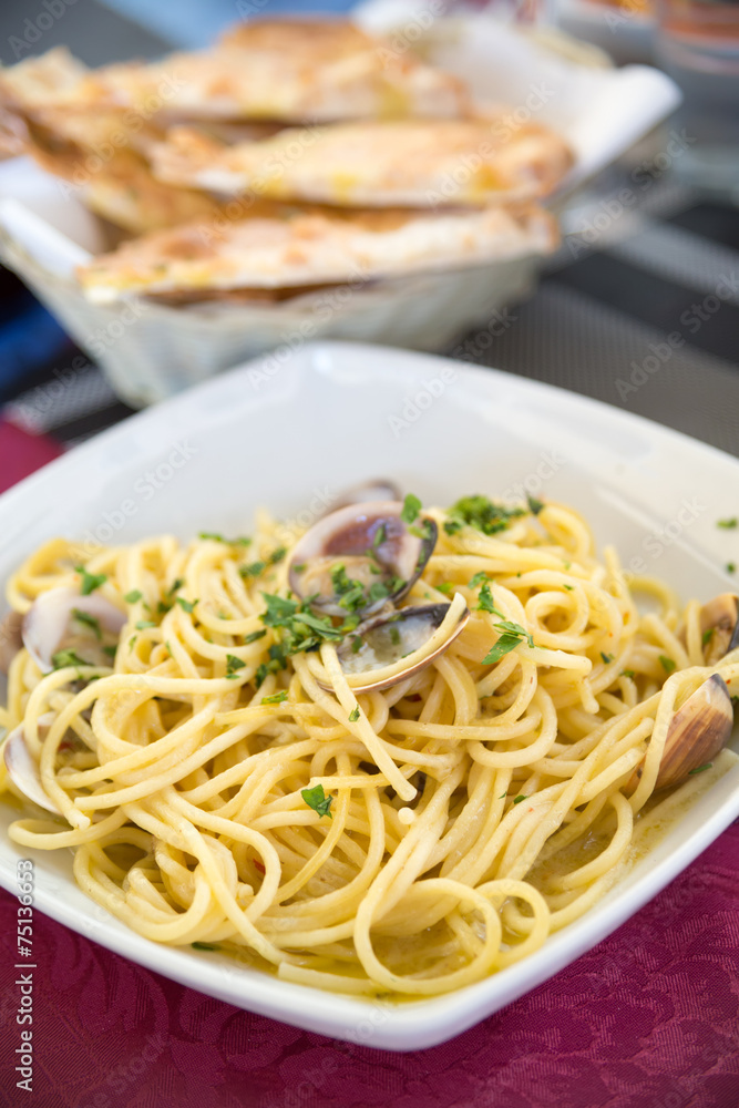 Spaghetti vongole