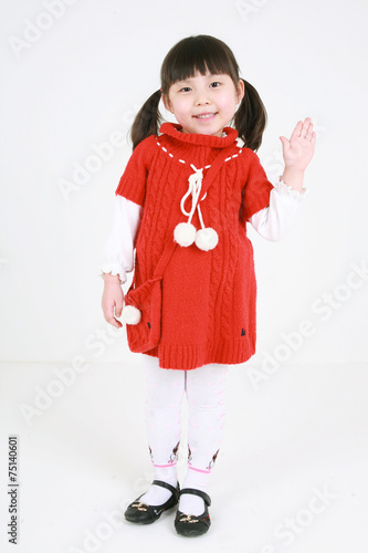 스튜디오 안의 여자 꼬마 어린이