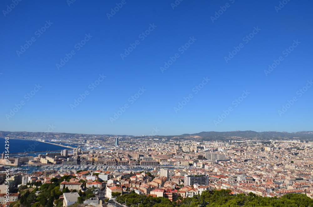 Vue de Marseille depuis la basilique ND de la Garde